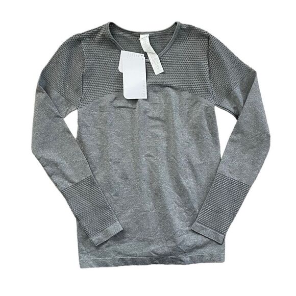 NWT FABLETICS Musetta Seamless Top Gray Size Medium - Picture 1 of 6